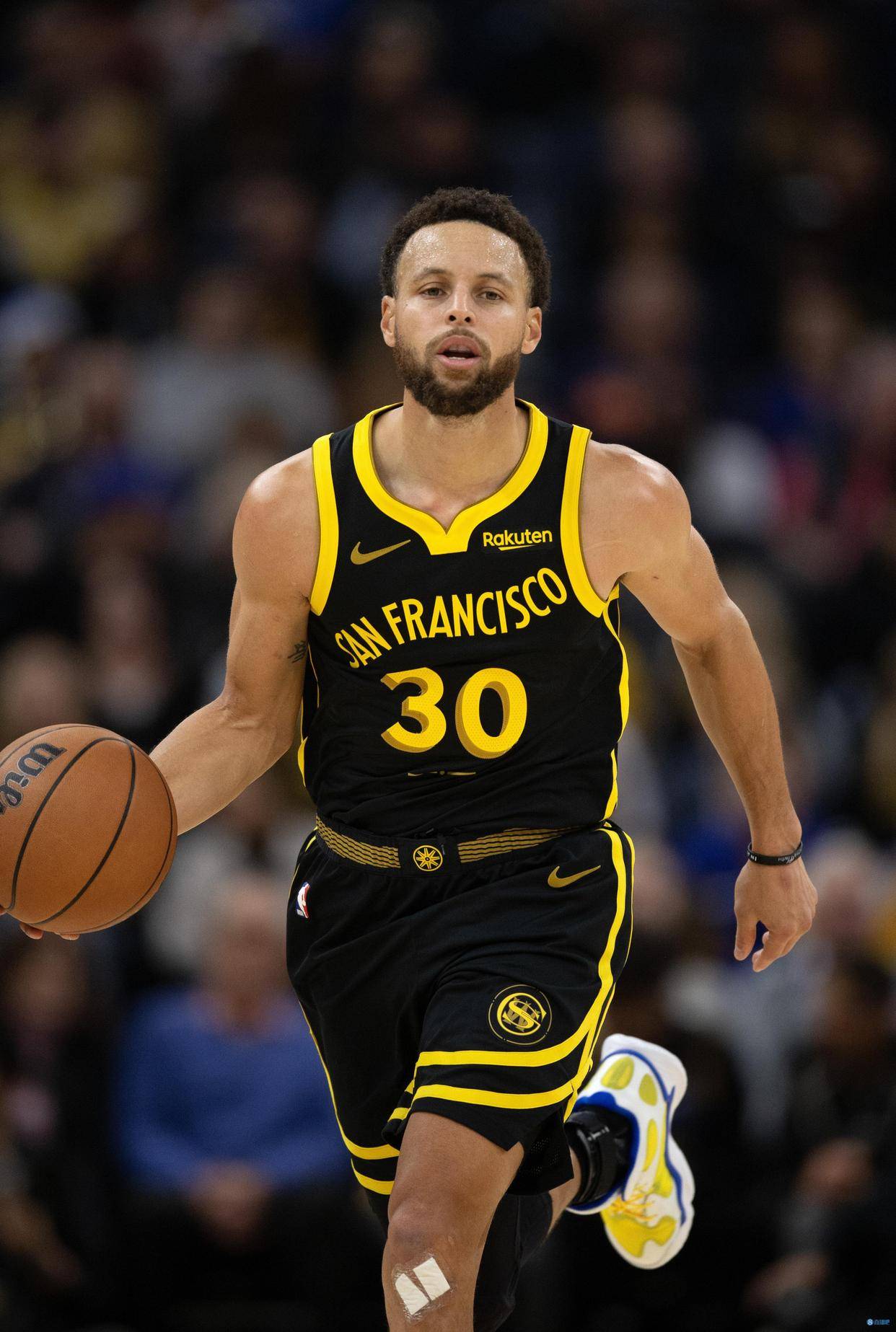 女子篮球联盟赛季焦点球员表现（女篮联赛本季明星球员表现盘点）