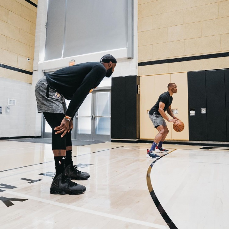 TA批评科纳特：他是利物浦最稳不定的球员，状态已今非昔比（TA点名批评科纳特：利物浦最不稳定之人，状态不复从前）