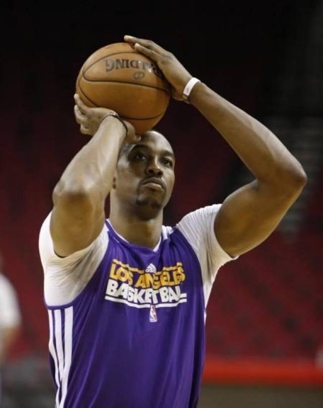 博主：下赛季无缘英博的拉布亚德今日回到基地，将参与训练（博主：无缘下赛季英博的拉布亚德今日归队，将随队训练）