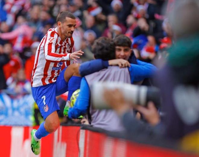 CBA俱乐部杯，山东男篮半场55-50领先青岛男篮，山东队半场打出12人轮换（CBA俱乐部杯：山东男篮半场55-50暂领先青岛，祭出12人轮换）