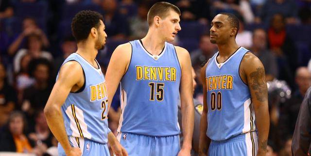 每体：瓜迪奥拉本周一现身巴塞罗那，受邀参加一场新书发布会（每体：瓜迪奥拉周一亮相巴塞罗那，应邀出席新书发布会）