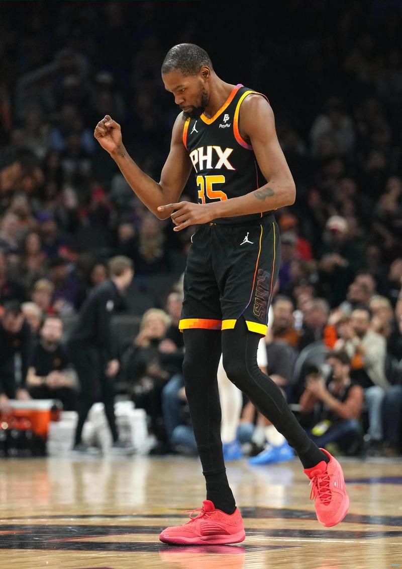 阿森纳vs拜仁：萨卡、埃泽首发，凯恩、奥利塞、卡尔出战（阿森纳对阵拜仁：萨卡、埃泽先发，凯恩、奥利塞、卡尔登场）