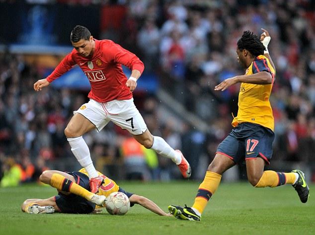 巴黎人报：普拉蒂尼起诉FIFA前高层，指控其发表对自己的指责（巴黎人报：普拉蒂尼起诉前FIFA高层，称其曾公开指责自己）