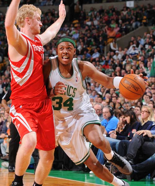 身残志坚！布基纳法索边锋2年前左眼失明，仍坚持职业足球之路（左眼两年前失明仍不言弃，布基纳法索边锋坚守职业足球梦）