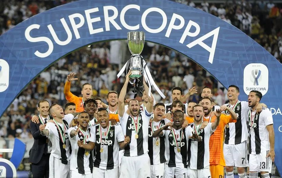 意甲半场：穆哈雷莫维奇传射，萨索洛暂2-1佛罗伦萨（半场战报：穆哈雷莫维奇一传一射，萨索洛2-1领先佛罗伦萨）