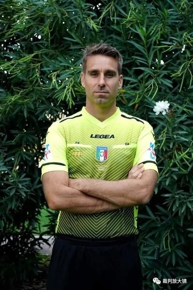 NBA战报：布里奇斯35分，黄蜂118-111加时击败猛龙（布里奇斯轰35分，黄蜂加时118-111险胜猛龙）